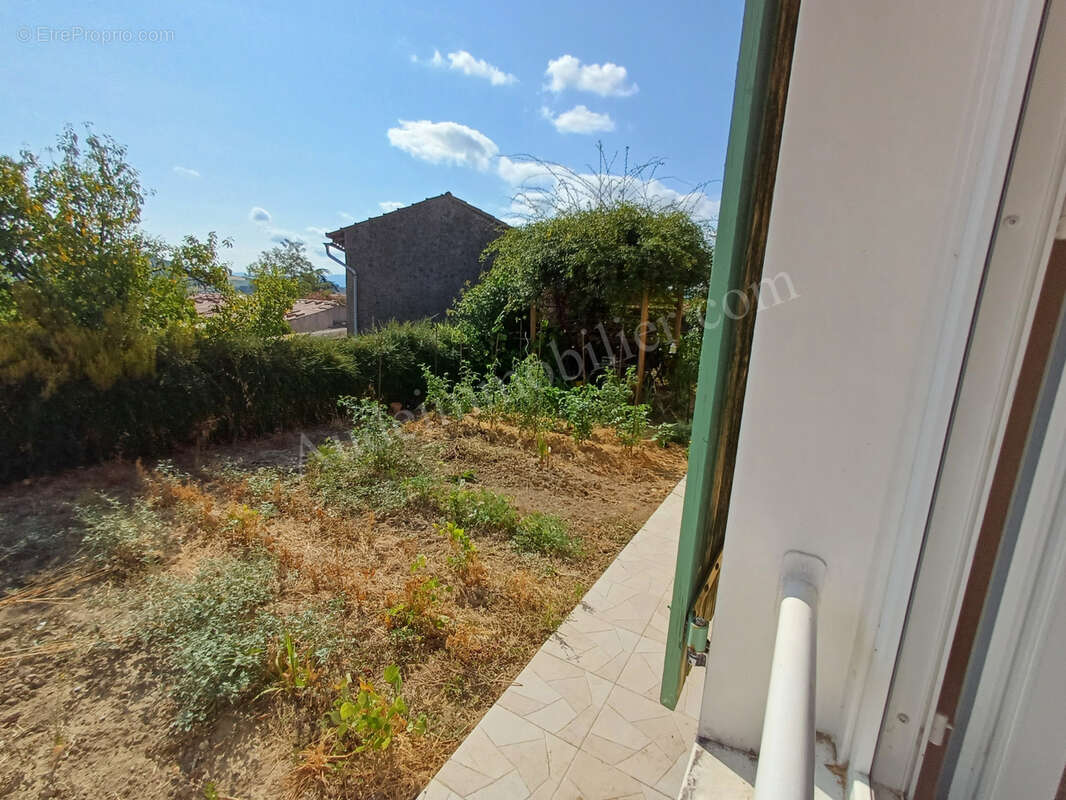 maison de plain-pied avec jardin et garage - photo 14