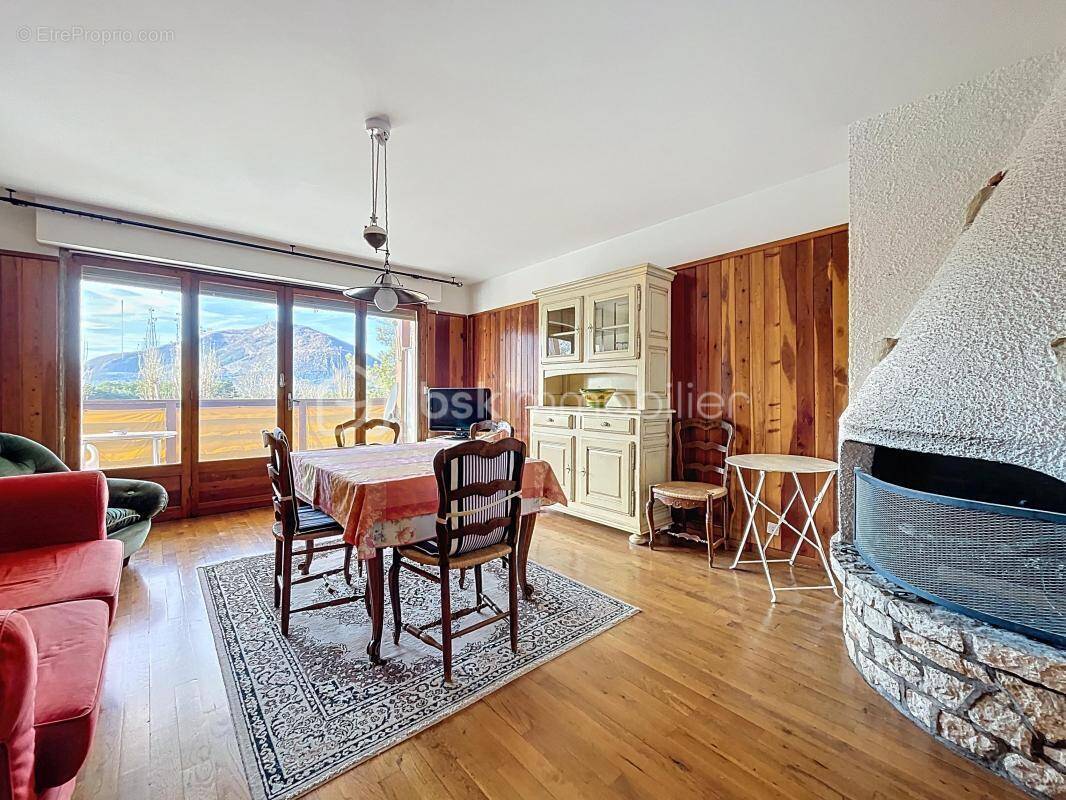 Appartement à SERANON