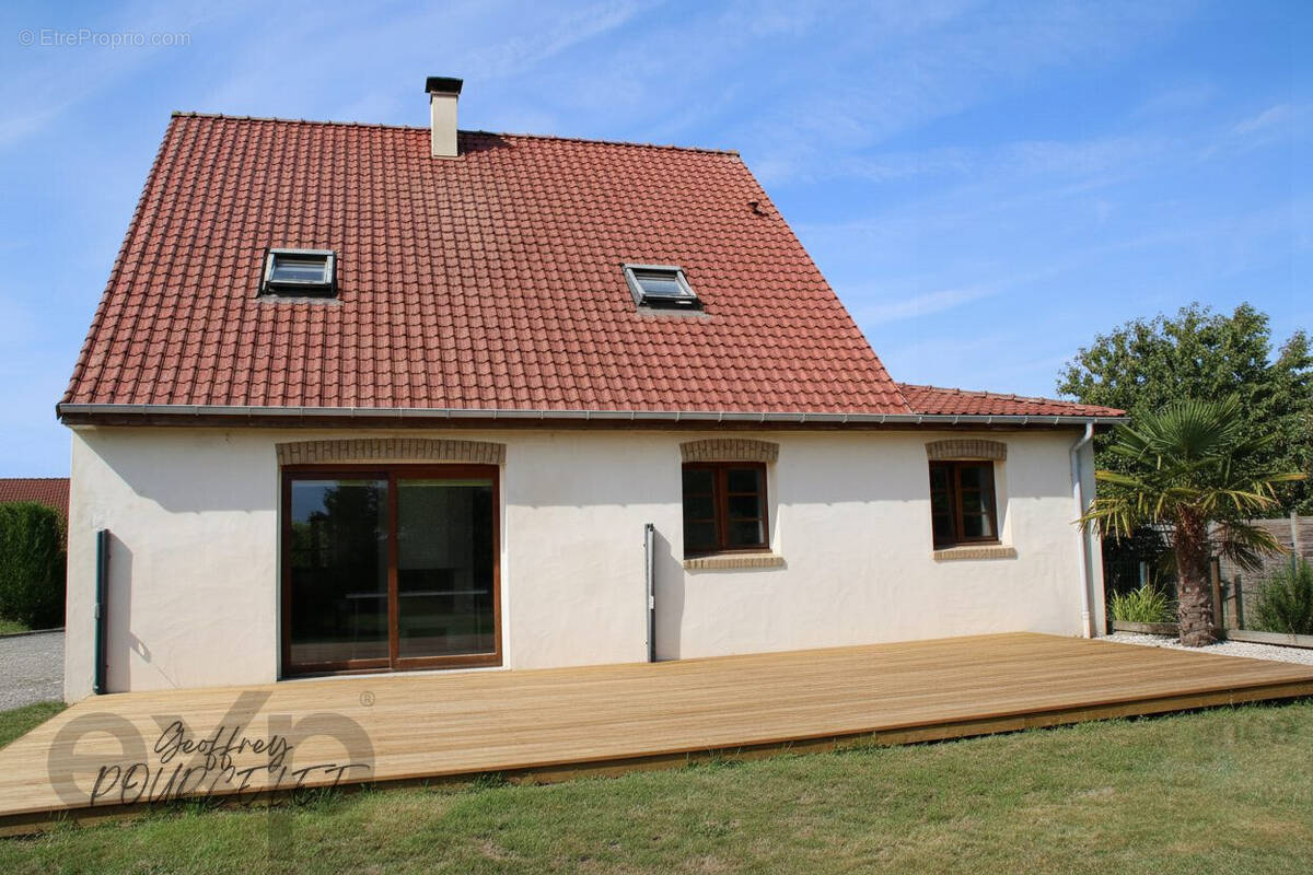 Terrasse modifiée (photo retouchée) - Maison à VERTON