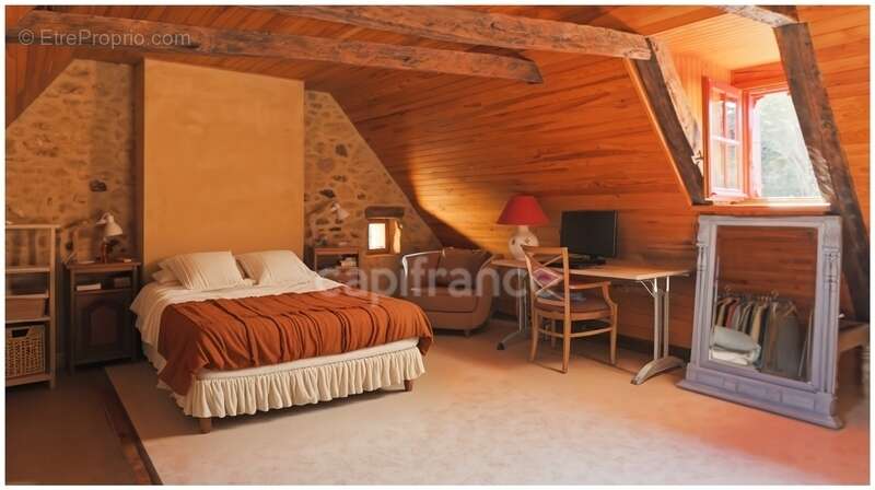 Maison de caractère avec vue château – Milhac - photo 13