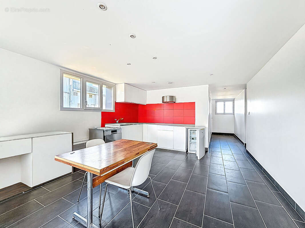 Commerce à MONTREUIL-BELLAY