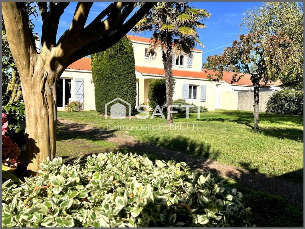 Photo 1 - Maison à ANGLES