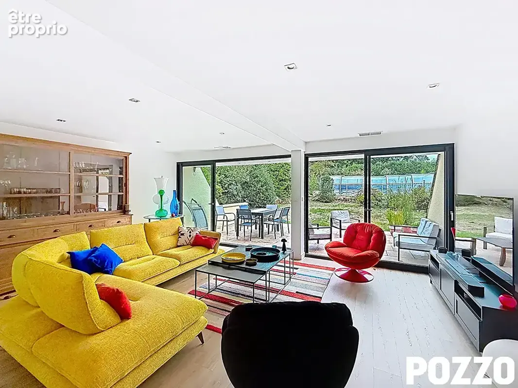 JULLOUVILLE  à 4 mn des plages maison de 155 m² avec piscine couverte et dépendance - photo 3
