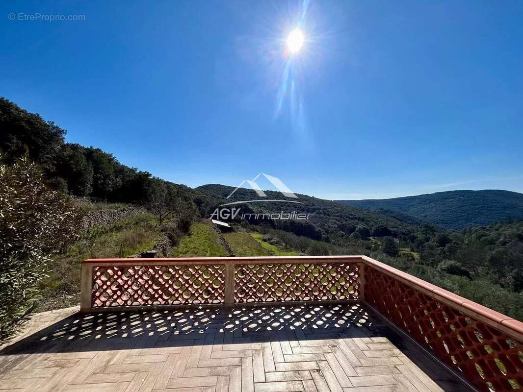 Maison à LES SALLES-DU-GARDON