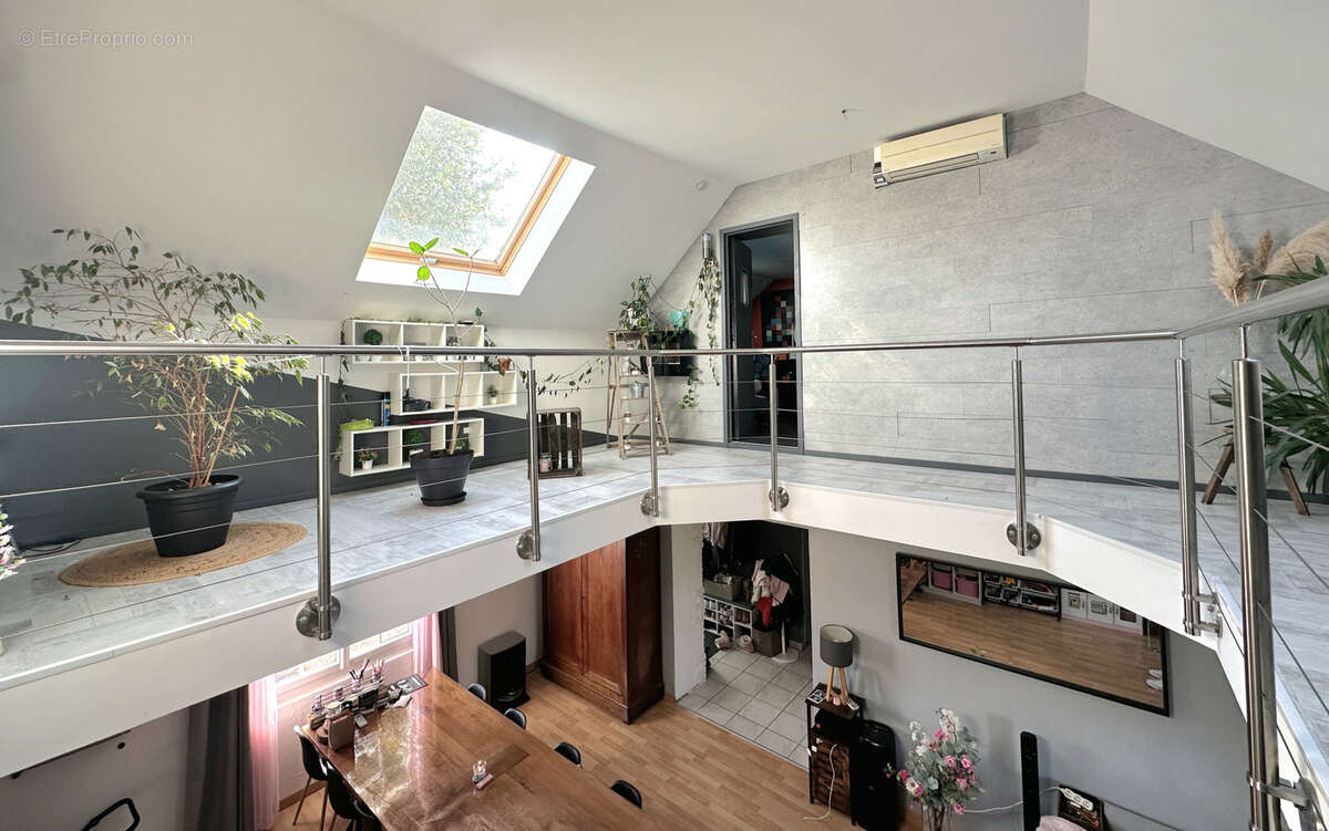 Maison à VERNEUIL-EN-BOURBONNAIS