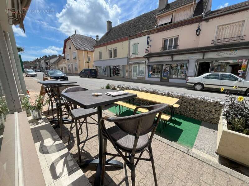 Commerce à PIERRE-DE-BRESSE