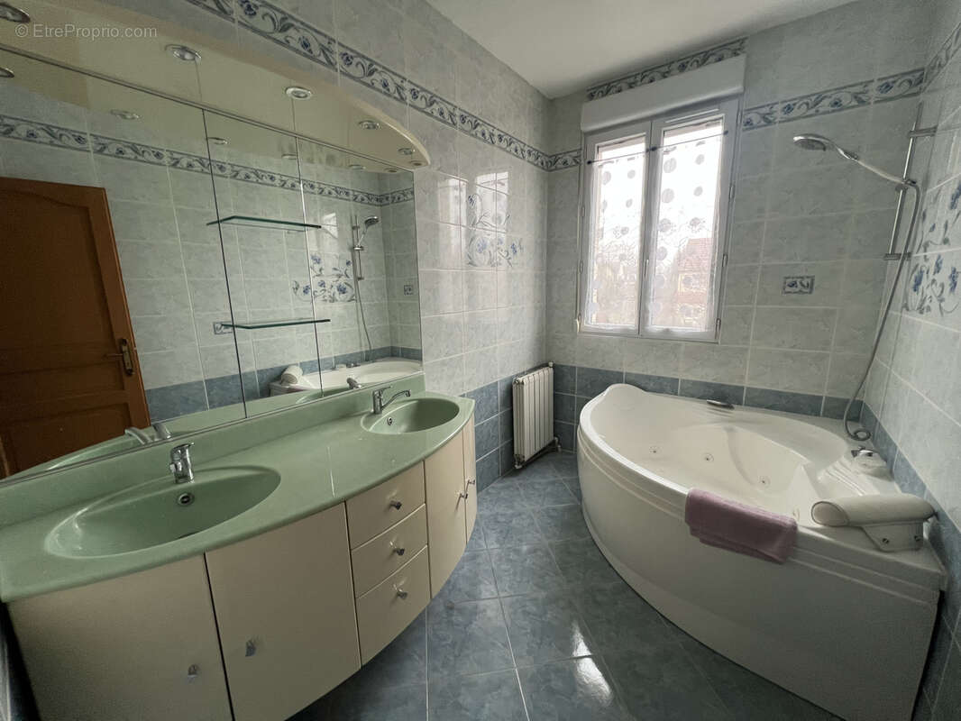 Maison à HOUILLES