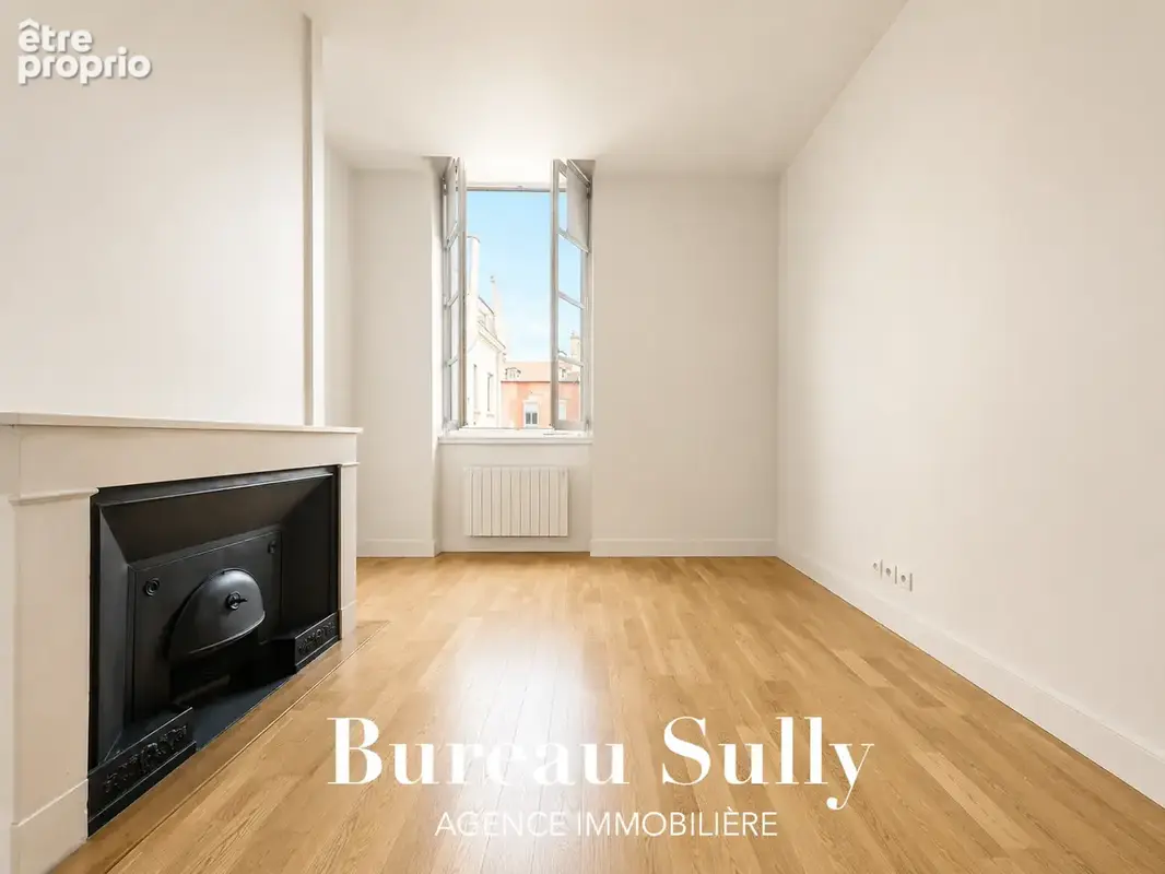 LYON 7 / 'Eglise Saint-André' - Piscine du Rhône / Bel appartement sur cours T2 - photo 2
