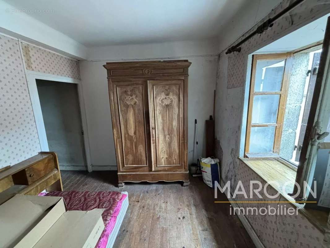 Maison à PEYRAT-LA-NONIERE