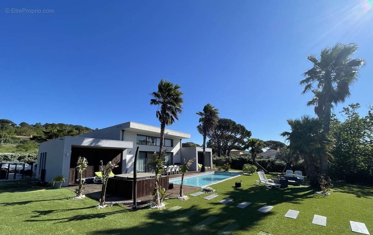 Maison à PLAN-DE-LA-TOUR