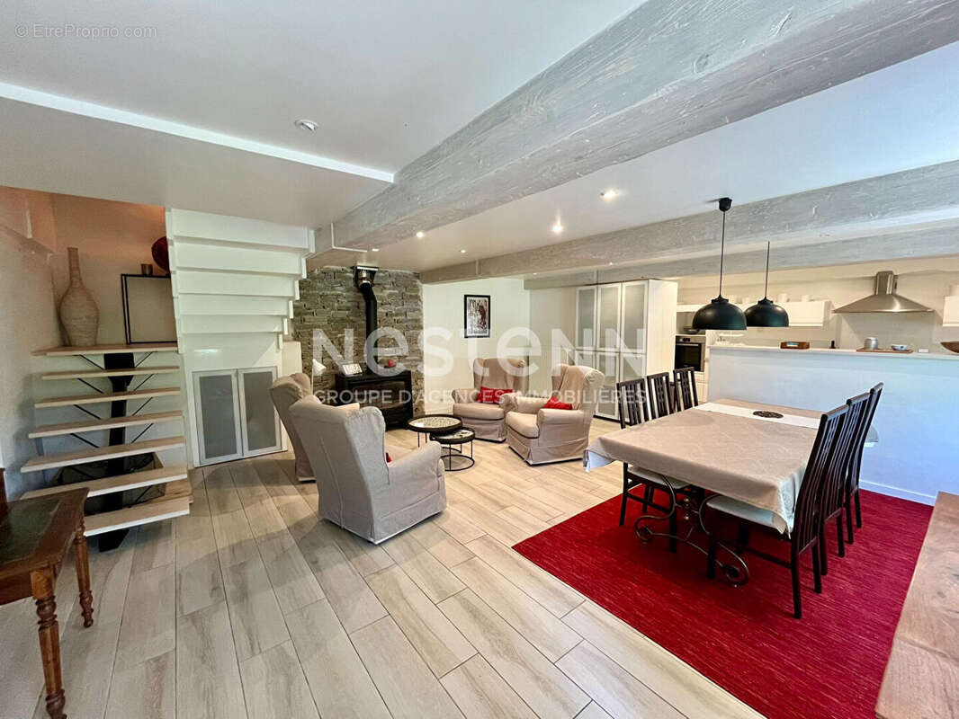 Maison en pierre de caractère rénovée de 185 m² à Fajac-en-Val, 20 km de Carcassonne, 4 chambres, bureaux, cadre naturel au calm - photo 7