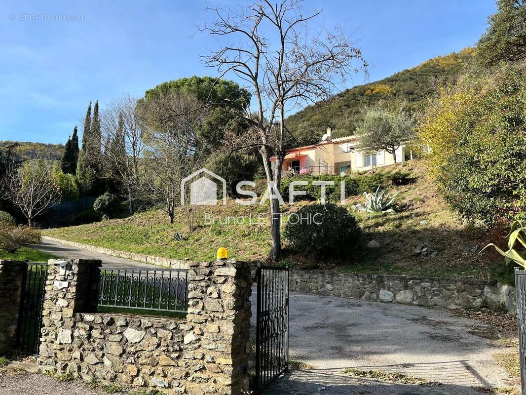 Photo 2 - Maison à ARLES-SUR-TECH