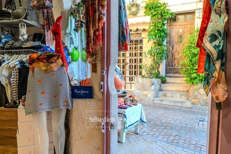 Commerce à LE CASTELLET