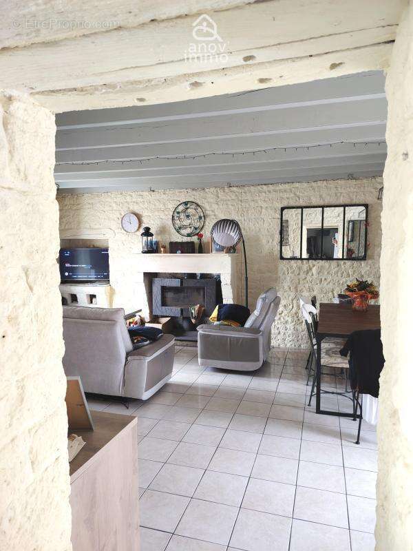 Maison à LONGEVES