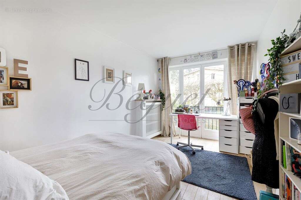 Maison à MARNES-LA-COQUETTE