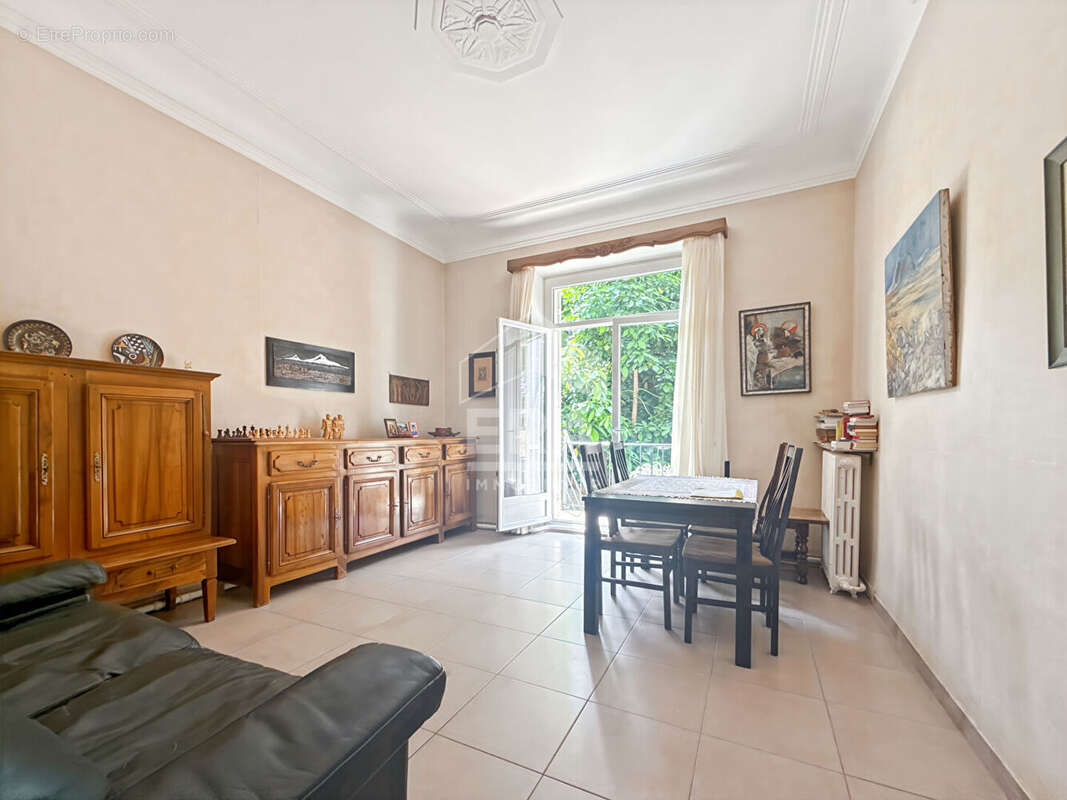 Appartement 79m² à marseille 4e arrondissement - photo 3