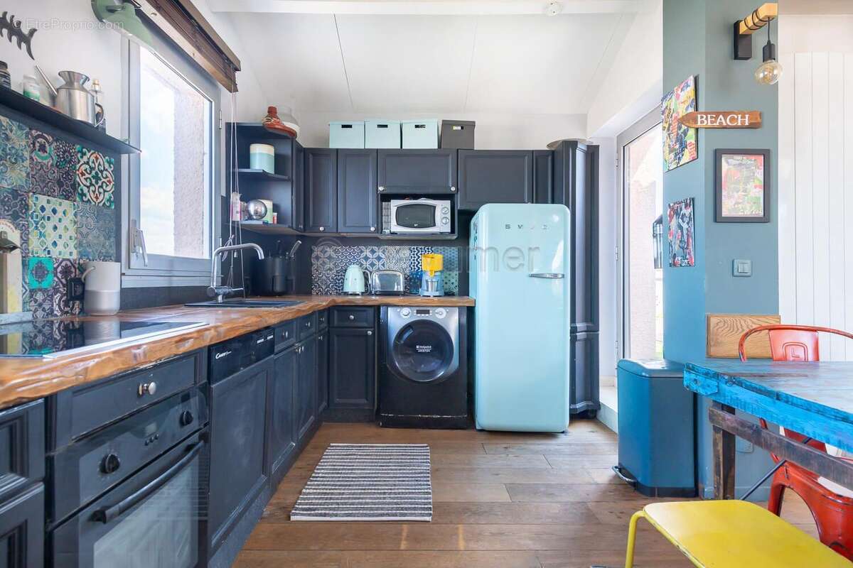 Duplex en dernier étage avec terrasse vue mer et parking Pointe Rouge 13008 Marseille n°8 - Appartement à MARSEILLE-8E