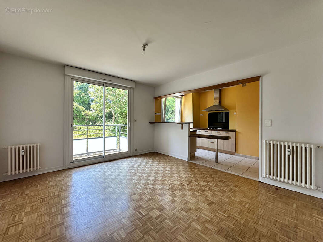 Appartement t3 avec balcon et garage - au centre de saint-brieuc - photo 2