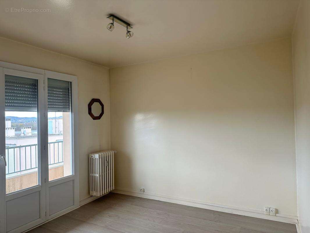 Appartement à LA VERPILLIERE