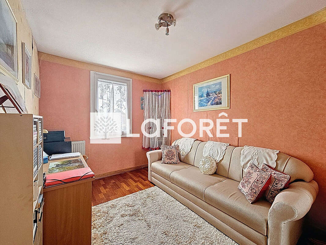 Maison à MOISSY-CRAMAYEL