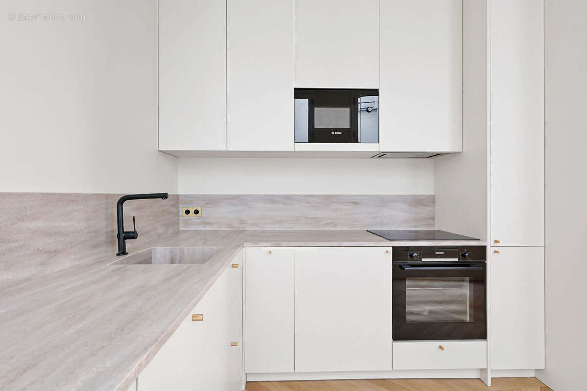 Appartement à PARIS-1E