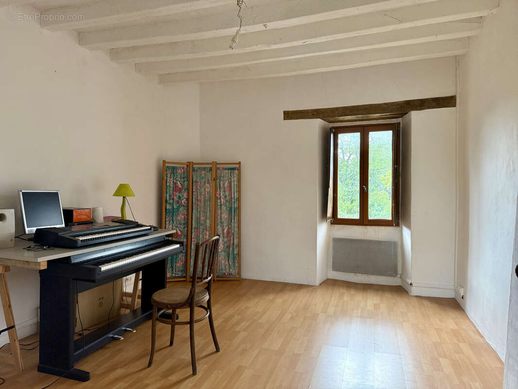 Maison à CHEMIRE-SUR-SARTHE