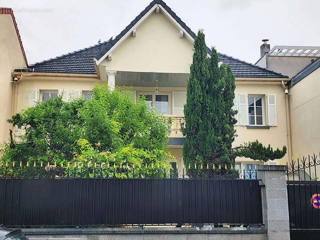 Maison à COLOMBES