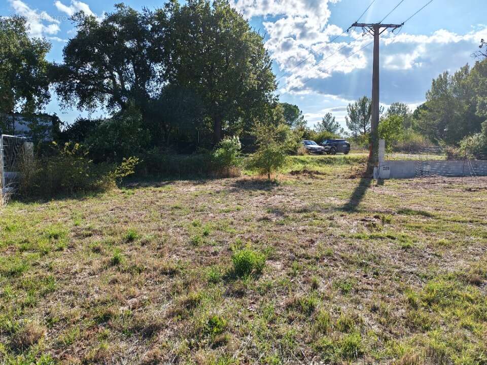 Terrain à LE CANNET-DES-MAURES