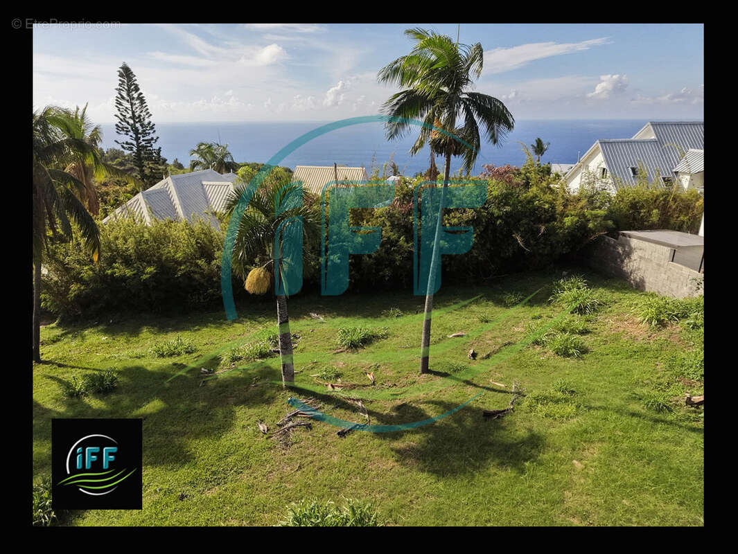 Terrain à SAINT-DENIS