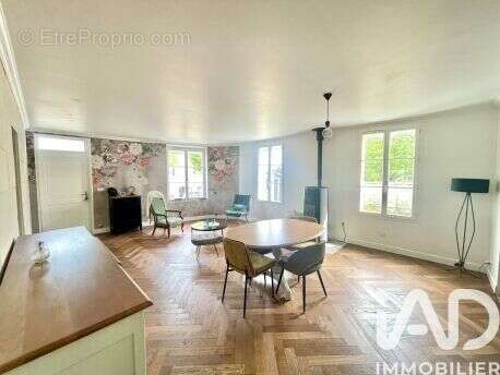 Photo 3 - Maison à SAINT-YZAN-DE-SOUDIAC