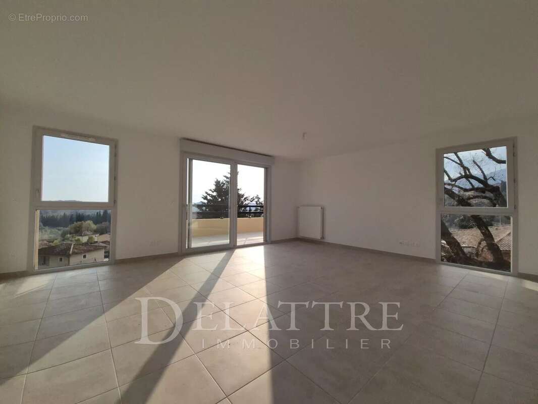 Appartement à OPIO