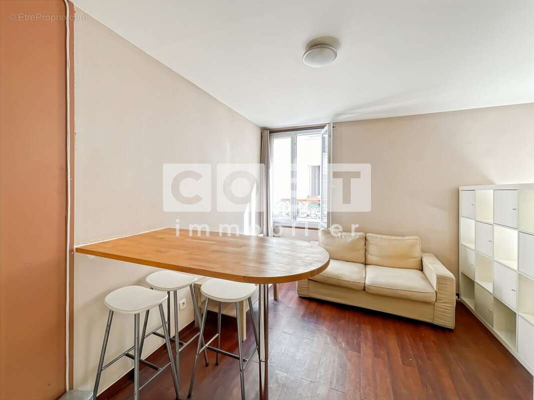Appartement à PARIS-17E