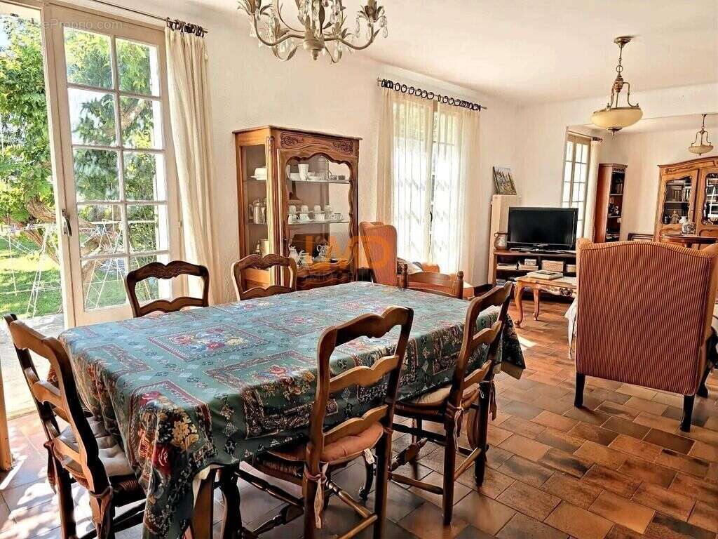 Maison à L&#039;ISLE-SUR-LA-SORGUE