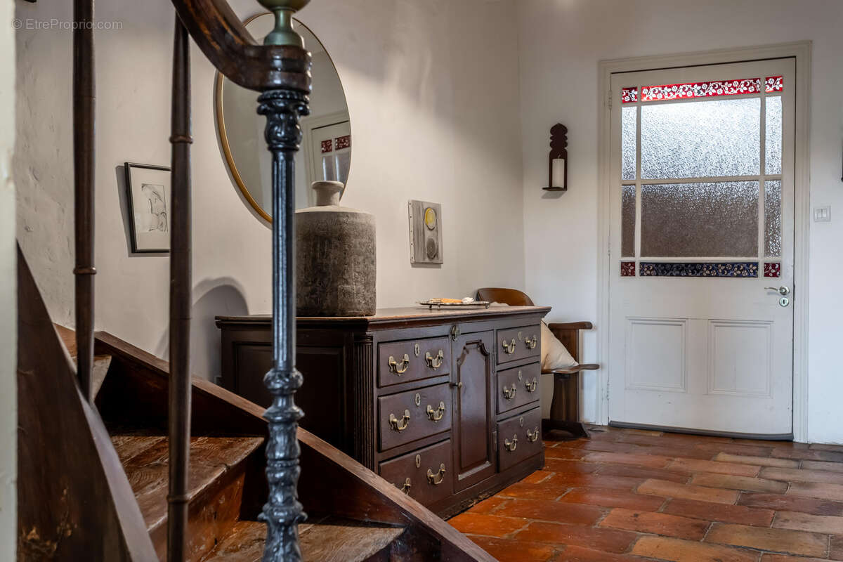 Maison à CASTELNAU-MONTRATIER