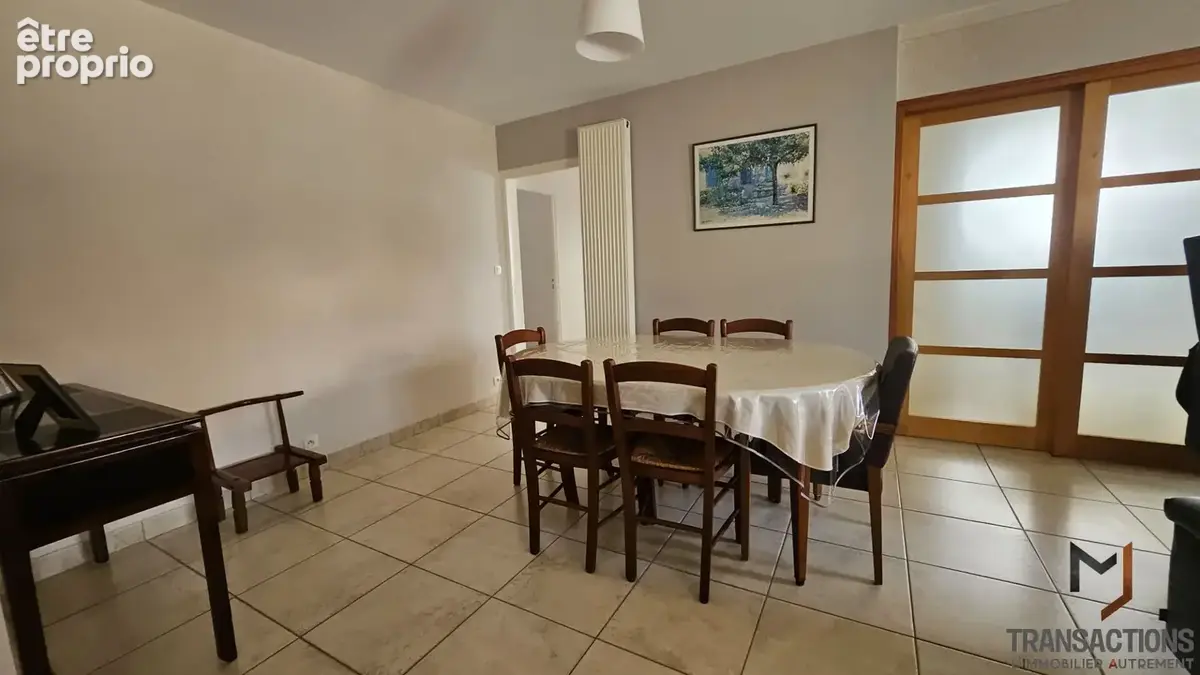 Maison Plain Pied 4 Chambres  + bureau - Bourg de Saint Hilaire De Chaléons - photo 3
