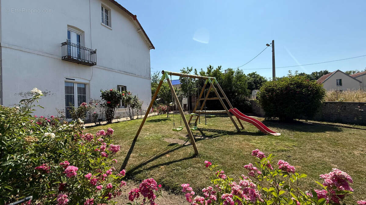 Maison à LAVAVEIX-LES-MINES