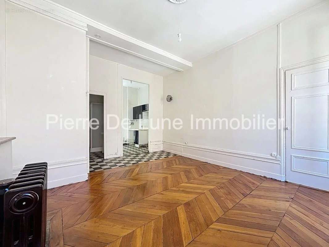 Lyon 1er – Appartement de caractère à réinventer  Charme de l'ancien, dressing, cave & grenier - photo 11