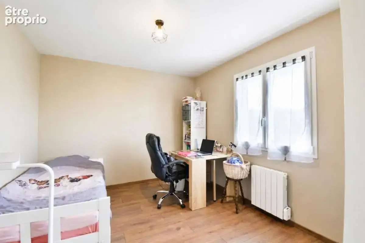 Maison 4 chambres 850 m² terrain à st seurin sur l'isle - photo 4