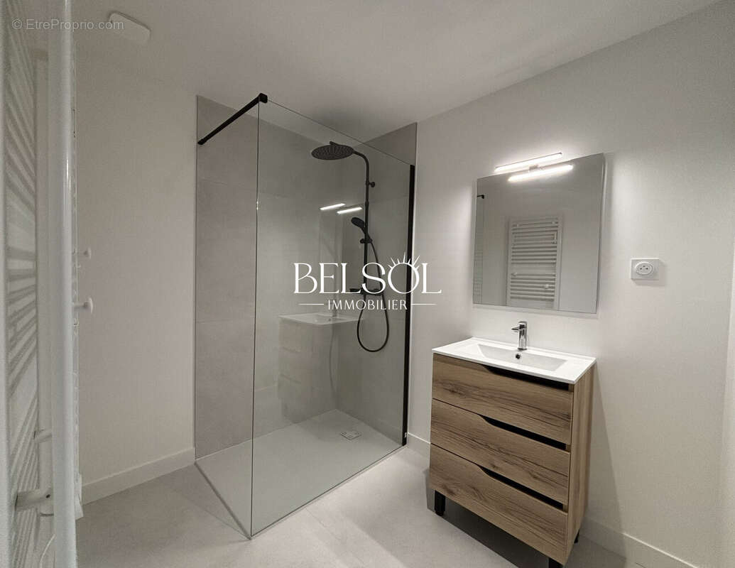 Maison à SAINT-THIBAULT-DES-VIGNES