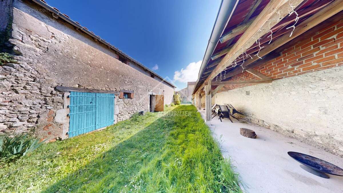 Maison à CHARROUX