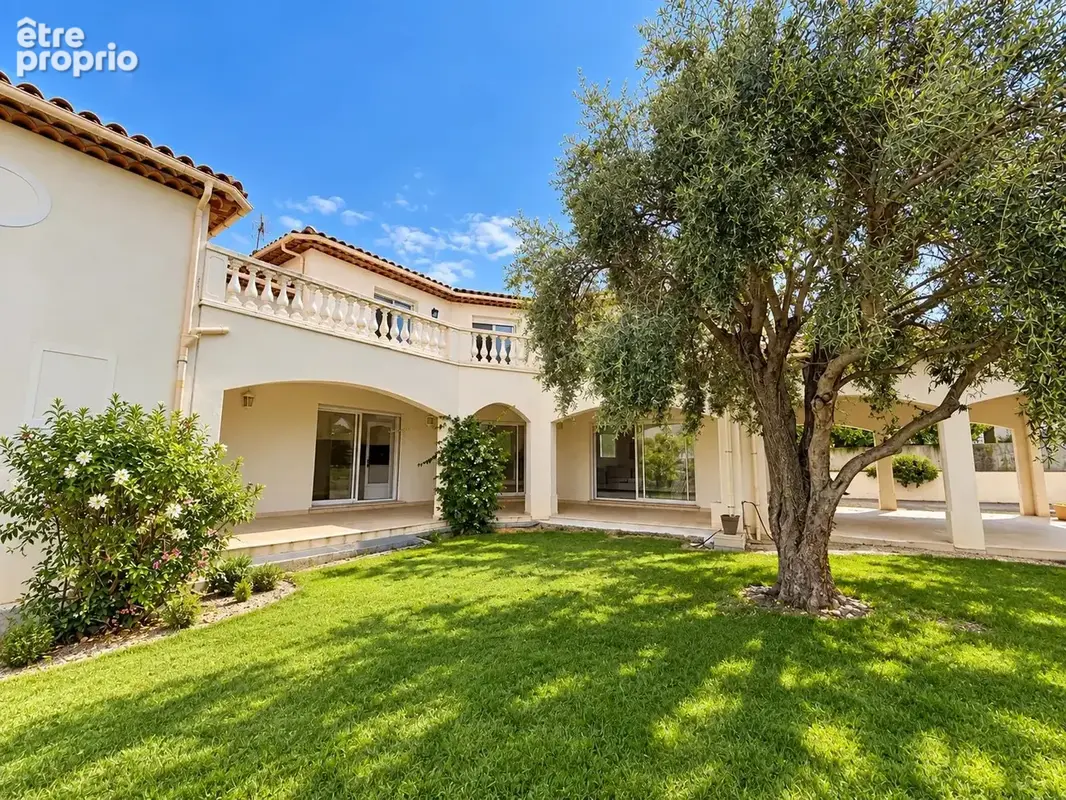 Photo Maison à La Roquette-Sur-Siagne au prix de 1 090 000€