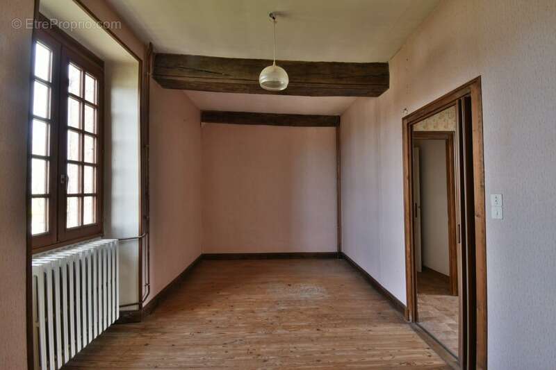 Maison à SAINT-LEGER-MAGNAZEIX