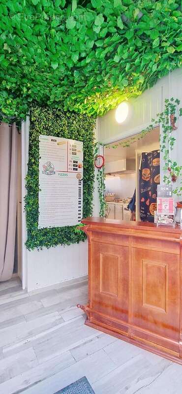 Photo 2 - Commerce à SAINT-GENIS-DES-FONTAINES