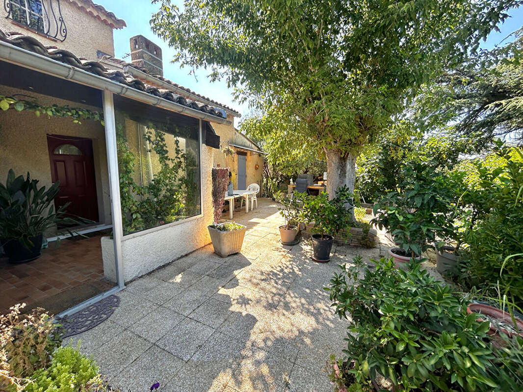 Maison familiale 6 pièces avec piscine ? Vie de plain-pied ? Terrain de 1 097 m² - photo 3