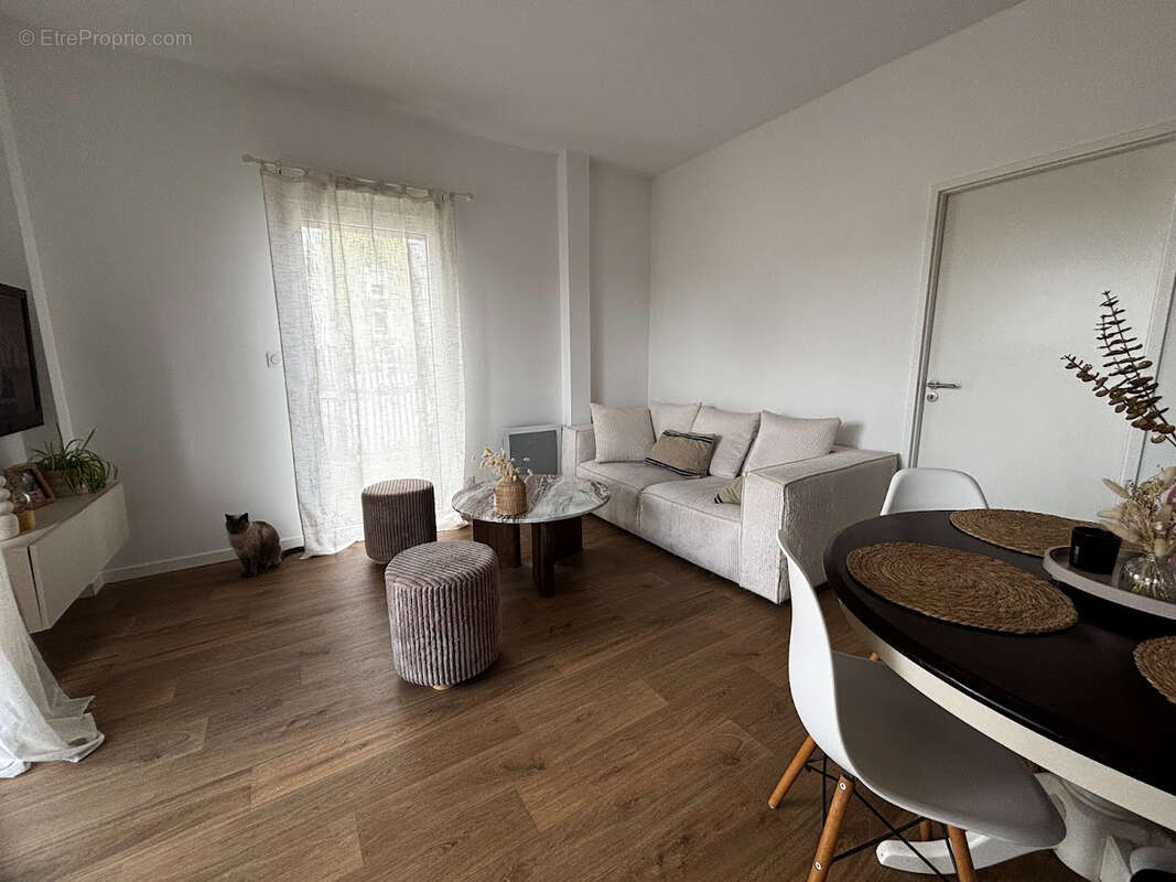 Appartement à LE RHEU