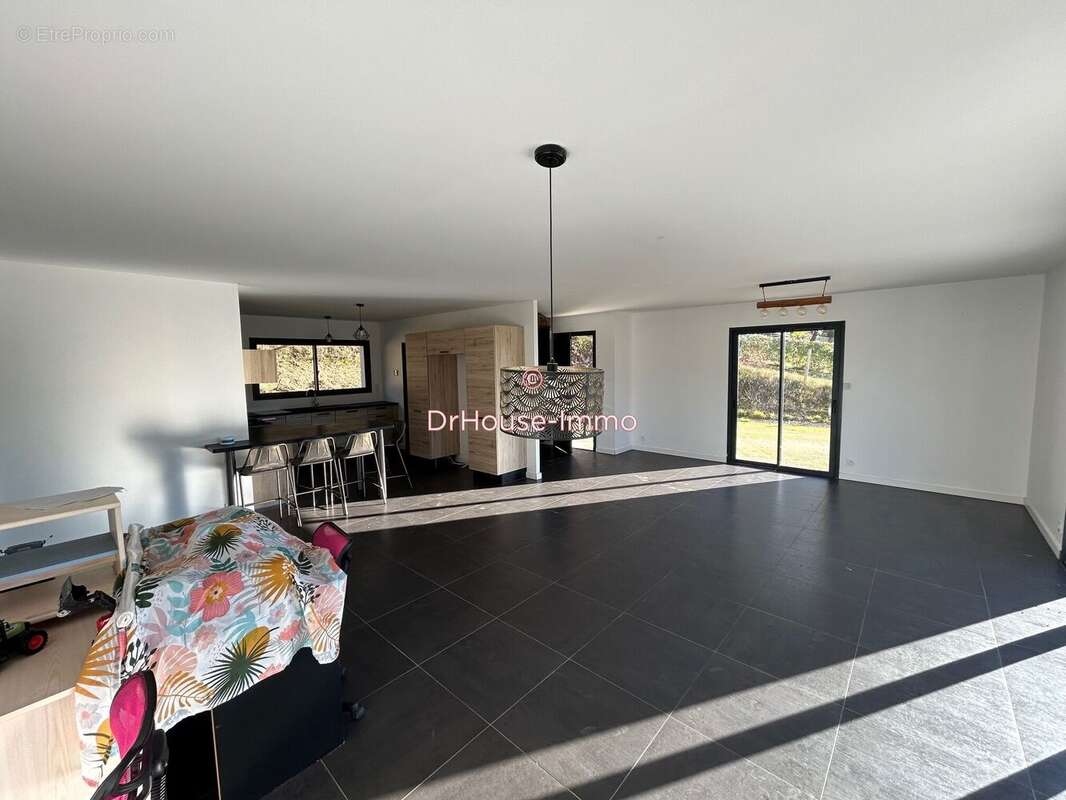 Maison à SAINT-PANTALEON