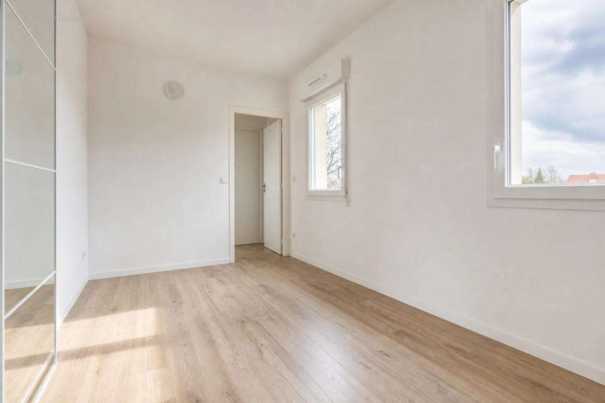 Duplex moderne avec terrasses, stationnement Craponne centre - photo 7