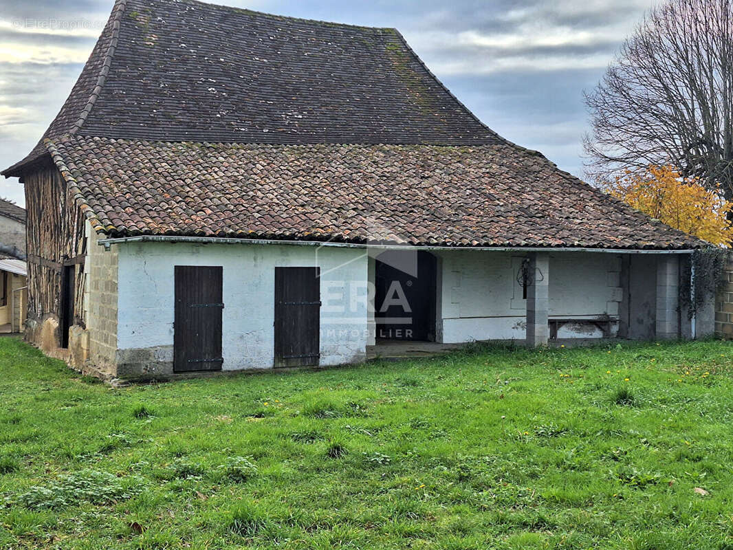 Maison à MONTPON-MENESTEROL