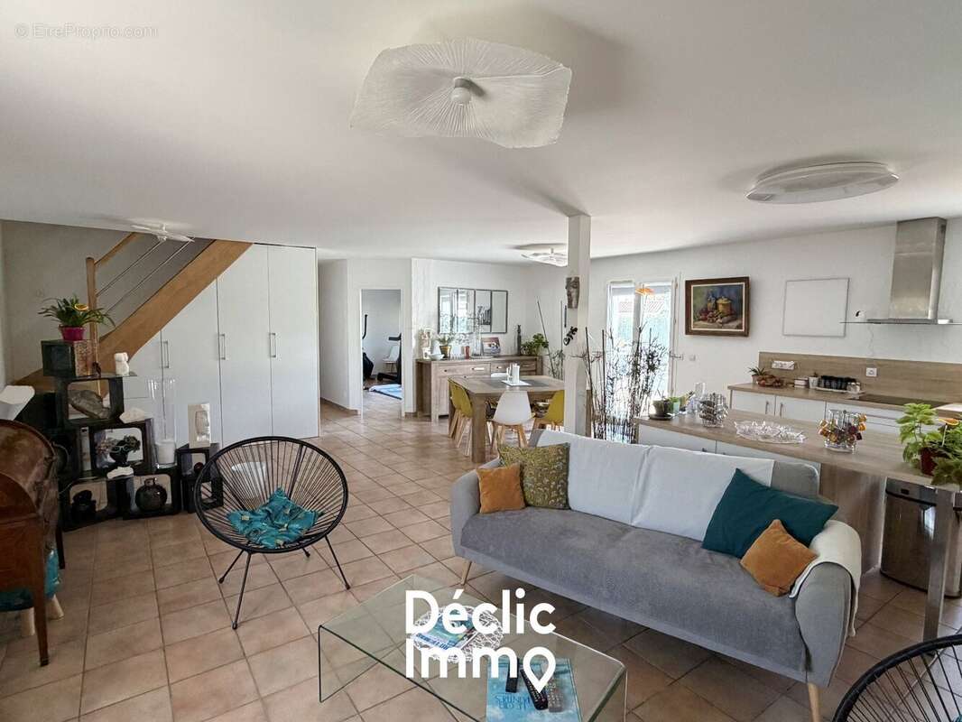 A vendre maison 8ch rochefort + garage - photo 3