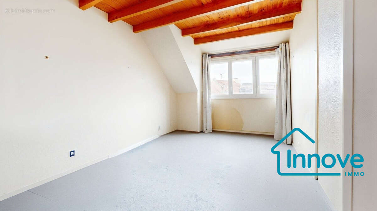 chambre 2 1er - Maison à NOISY-LE-ROI